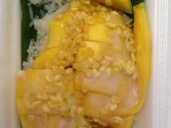 -芒果糯米饭摊子