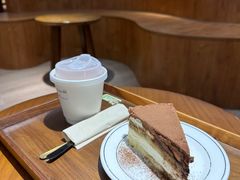 -有猫主题·治愈系猫咖(曾厝垵店)