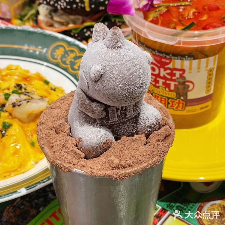 深圳美食😯太会啦！是谁把窑鸡塞进了菠萝包