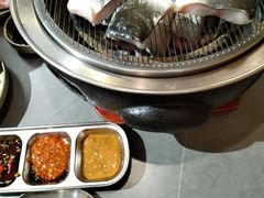 -围炉肉舍•炭烤活鳗•丹东海鲜烤肉(步行街店)