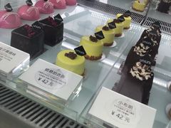 -UNI UNI(环亚凯瑟琳店)