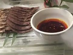 沾汁牛肉-巴特餐饮6加1音乐餐吧·新疆菜