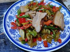 红烧肉炒酸豆角-文杰餐馆(南洪时尚风情街店)