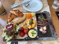 -Mark&Mars Restaurant