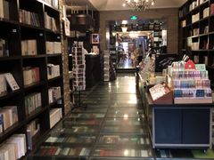 -钟书阁(松江泰晤士小镇店)