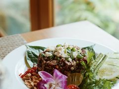 -Chom Cafe and Restaurant