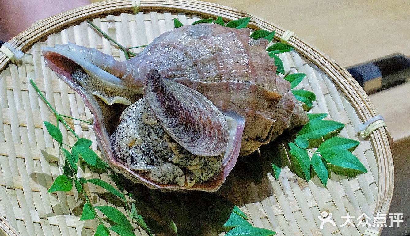 两斤重的鲍鱼，堆满了的海胆，这就是天花板吧……