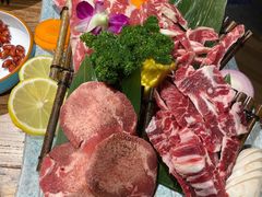 黑牛六拼-明洞阿姨·韩式酱蟹烤肉·创意料理(三元桥店)