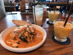 -ROAST coffee & eatery