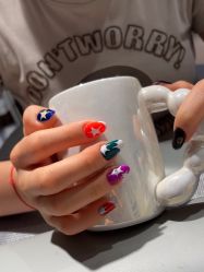 -丽心自助美甲美睫