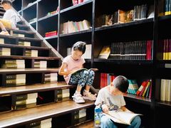 -钟书阁(松江泰晤士小镇店)