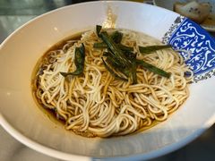 开洋葱油拌面-京城小江南·土菜馆·蒸白鱼(东四十条店)