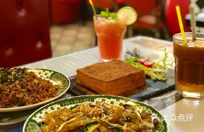 Head Soy Sauce Dry-Fried Beef Rice Noodles