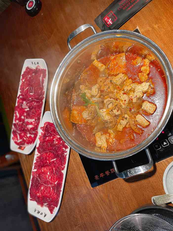 你好牛潮汕鲜牛肉火锅-"⊙【清汤锅】锅底很千净,但是汤底味道很好.