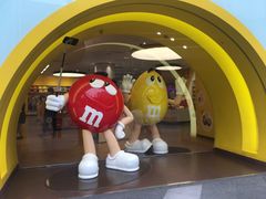 -m豆巧克力世界(上海世茂广场店)