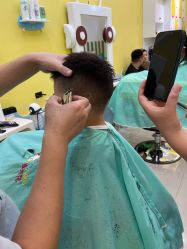 -爆米花儿童美发乐园