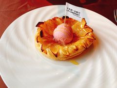 苹果塔配香草冰激淋-卡本妮法餐厅·北京和平宾馆