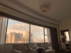 -深圳君逸国际酒店(龙岗横岗塘坑地铁站店)