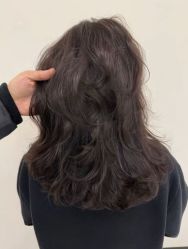 -虫二·专注健康烫染沙龙