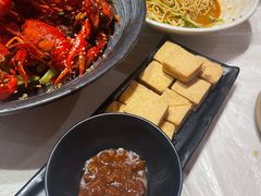 -肥肥虾庄·金牌油焖大虾(首义路店)
