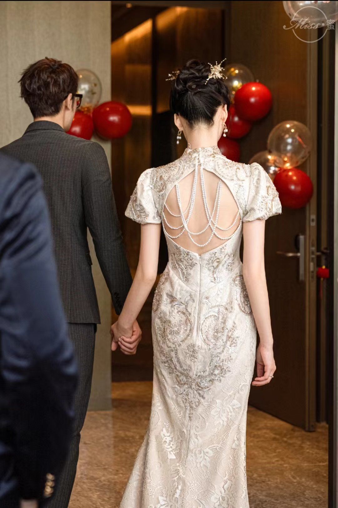 订婚  敬酒 都超赞✨ 真的有礼服 只看背影都那么好看