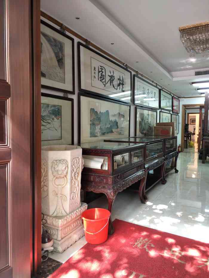 藏真海派美术馆-"这是在延庆路上的藏真海派美术馆,里面不是.