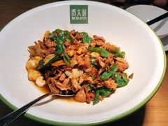 -费大厨辣椒炒肉(万家丽一店)