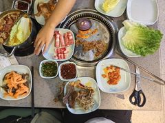 -金滏山烤肉·海鲜·火锅自助餐厅(襄阳万达店)