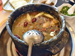 -鲁朗纳麦石锅鸡庄园