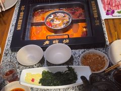 -老牌坊云南鱼豆花火锅(哈西万达店)