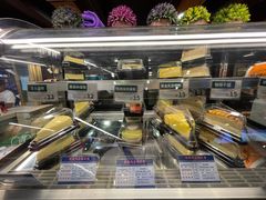面包甜点陈列柜-放哈·甜醅子奶茶创造者(正宁路店)