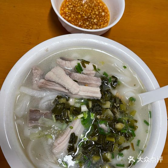 成丽荧餐饮店