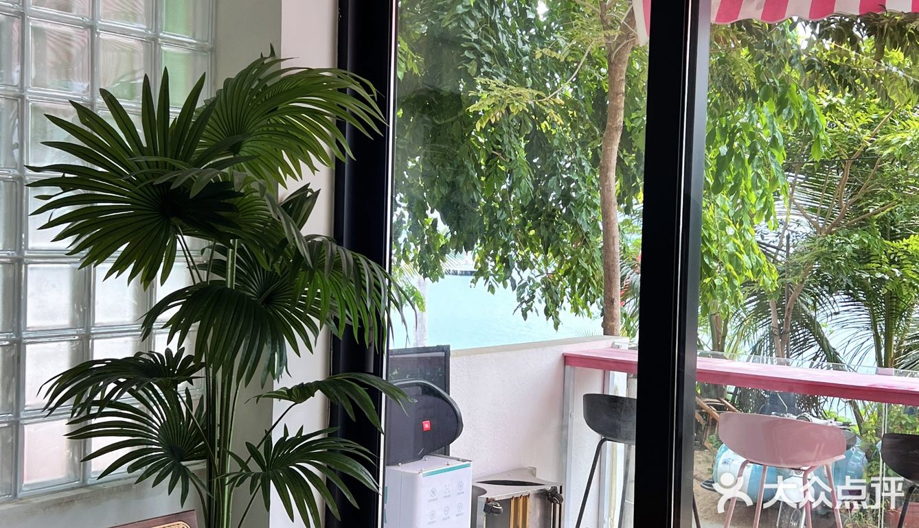 粉粉嫩嫩的海边泰菜餐厅，少女心满满的仙境