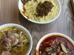 素椒杂酱面-吴记怪味面(牛王庙店)