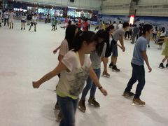 -正佳冰河湾真冰滑冰场