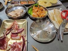 -围炉肉舍•炭烤活鳗•丹东海鲜烤肉(步行街店)