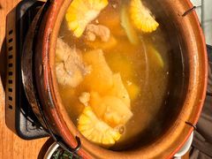 鲜菌土鸡锅-一坐一忘云南菜(北京skp店)