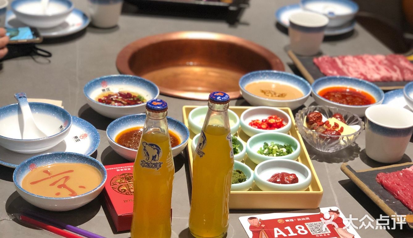 天呐！整盘下肉的铜锅涮是最过瘾的
