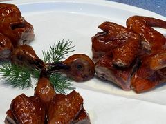 脆皮乳鸽-新荣记(BFC外滩金融中心店)