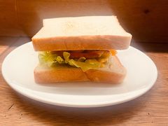 烟熏三文鱼芒果三明治-马尾咖啡(宏济新路店)