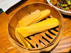 黄金玉米粑粑-云海肴·汽锅鸡·云南菜(天山百盛优客店)
