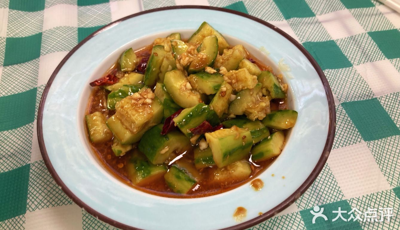 后湖热辣滚烫的羊肉火锅