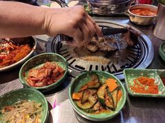-欧巴炭烤肉오빠숯불구이(南京东路店)