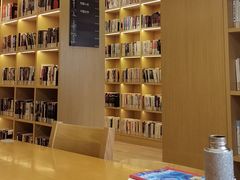 -漕河泾街道图书馆(漕河泾社区文化活动中心店)