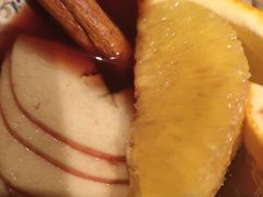 胡桃里热滚红酒-胡桃里音乐餐厅(陶溪川店)(川湘赣菜·世界百大酒庄直供红酒·音乐表演)