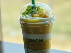 -Chom Cafe and Restaurant