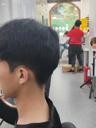 -MOVAN  HAIR莫凡匠人发型屋
