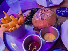 香浓蘑菇牛肉汉堡-bluefrog蓝蛙(皇庭广场店)