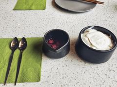 覆盆子果酱酸奶-半山腰·云南菜(侨福芳草地店)