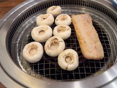 -明洞阿姨·韩式酱蟹烤肉·创意料理(三元桥店)